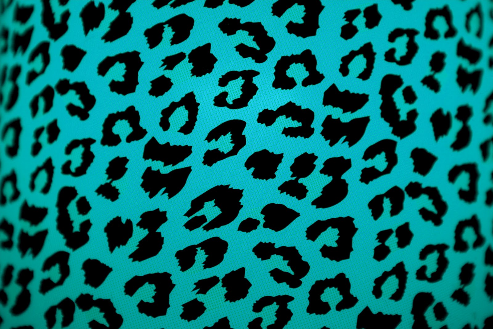 7-best-images-of-free-printable-animal-print-wallpapers-pink-leopard