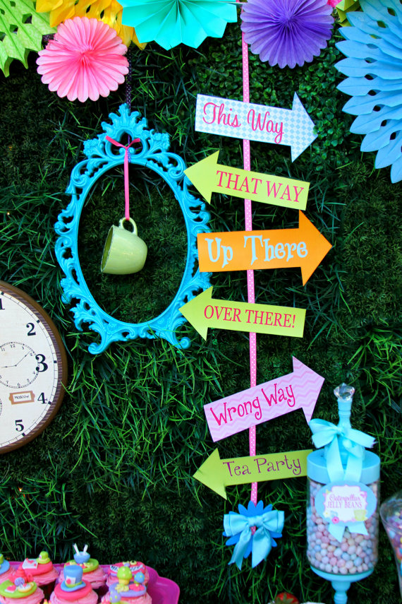 4-best-images-of-alice-in-wonderland-arrow-sign-printables-alice-in